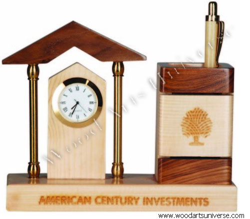 House shaped clock with pen holder WAUH8